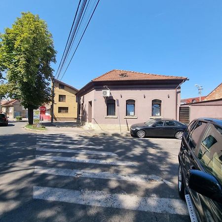 Laci Lak Modern Apartment Oradea Exterior foto